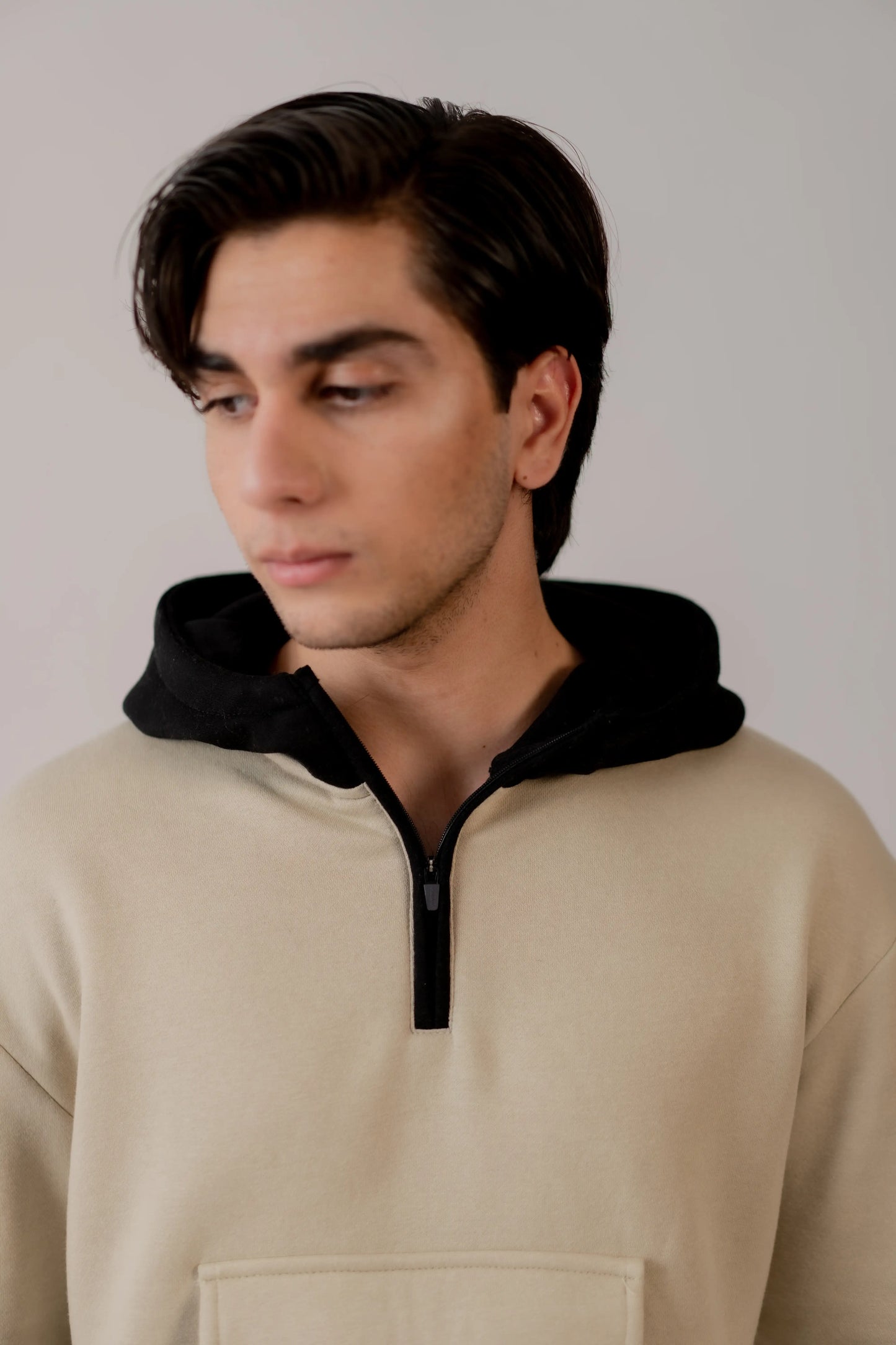 BISCUIT HALF ZIPPER HOODIE
