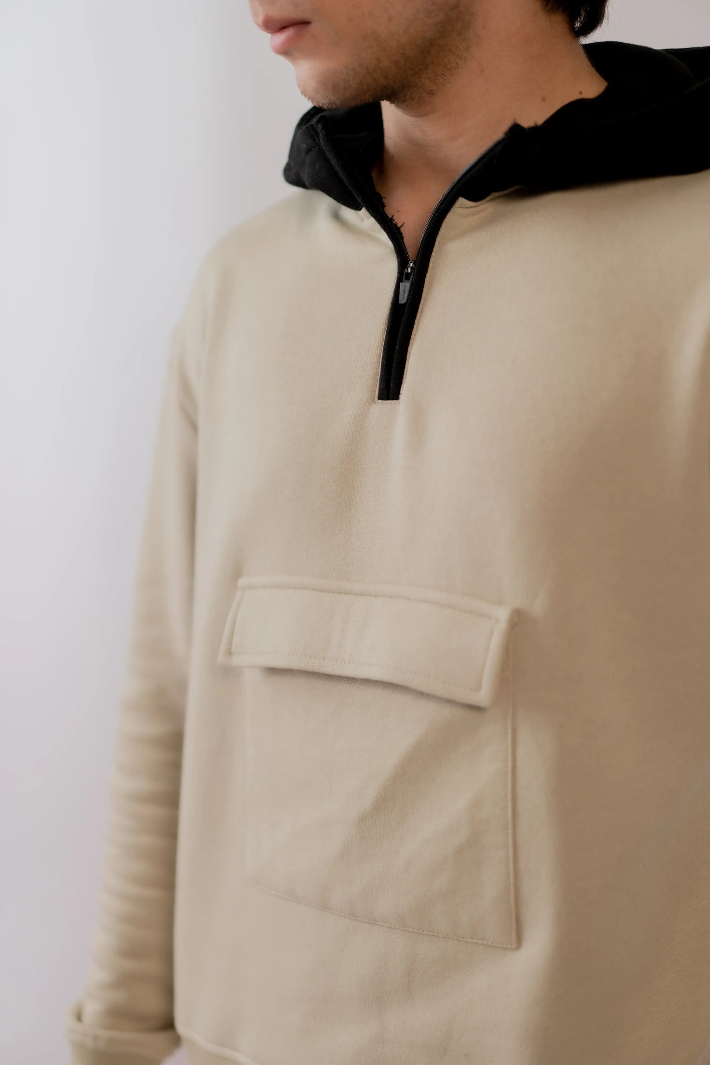 BISCUIT HALF ZIPPER HOODIE