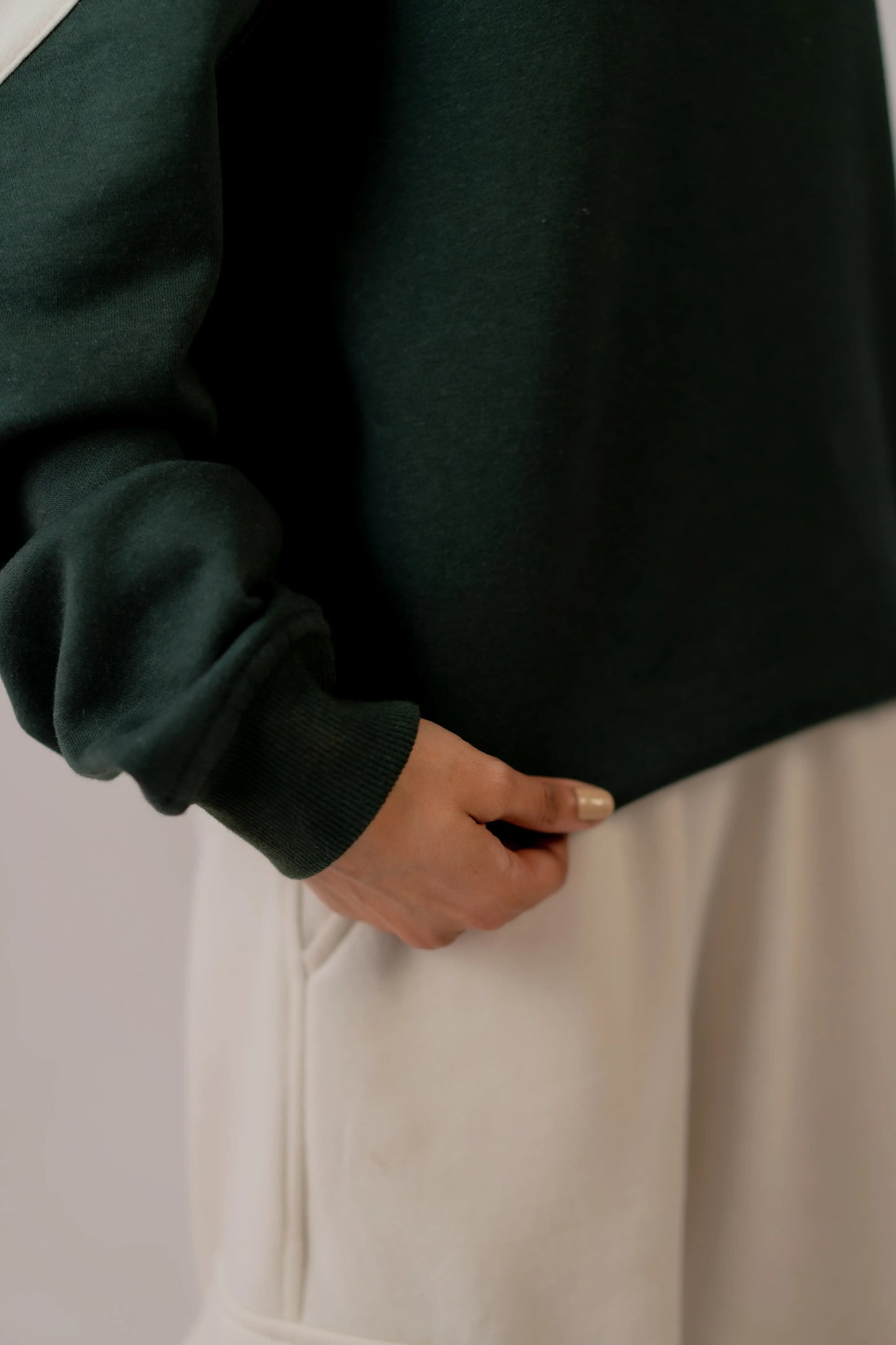 WHITE PANEL SWEATSHIRT