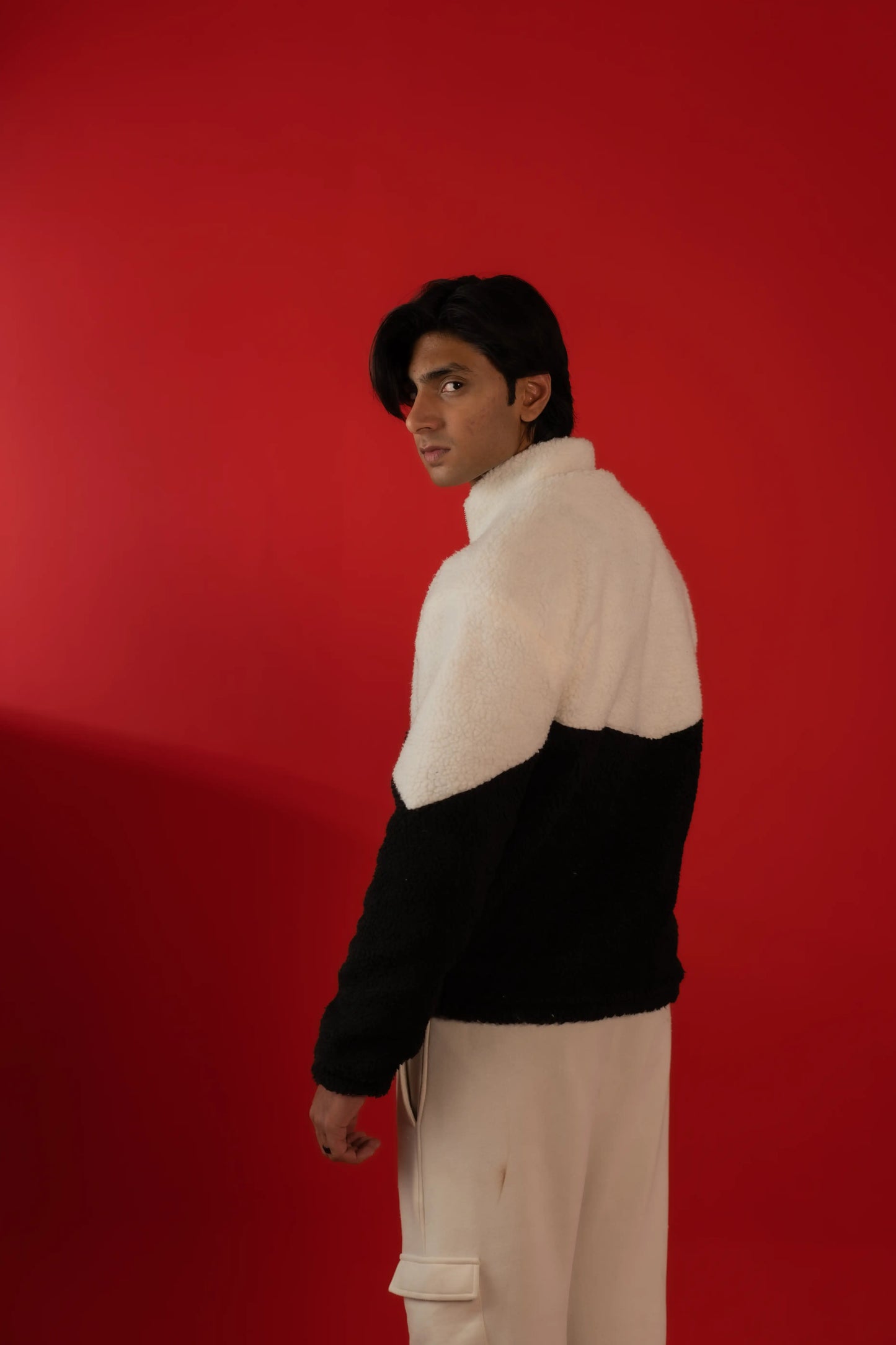 SHERPA FUR HALF ZIP WHITE & UPPER BLACK