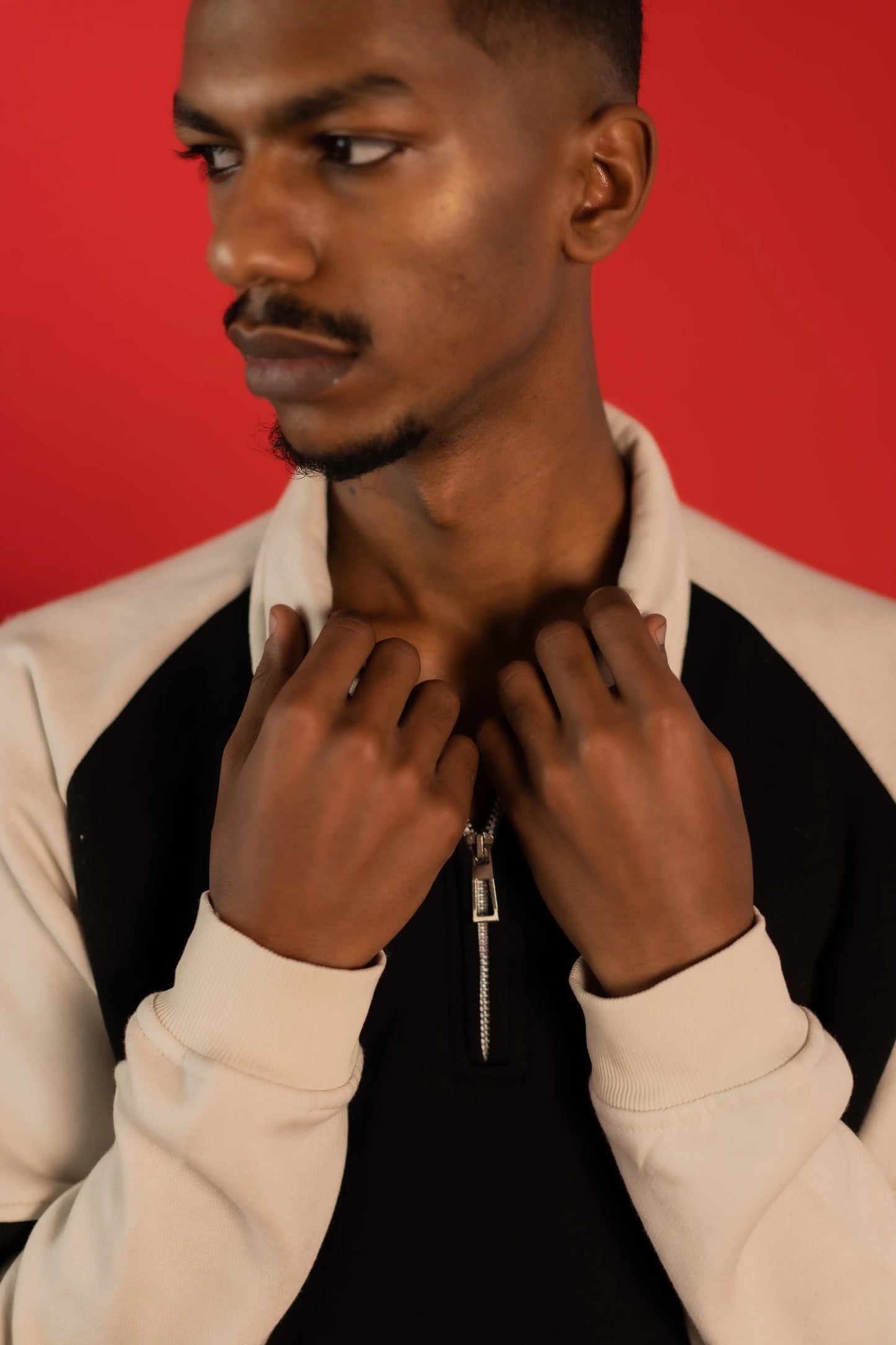 RAGLAN SLEEVES POLO ZIPPER