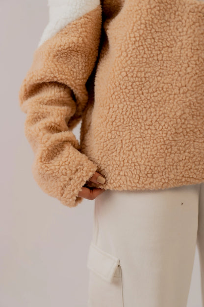 SHERPA FUR HALF ZIP WHITE & UPPER COFFE
